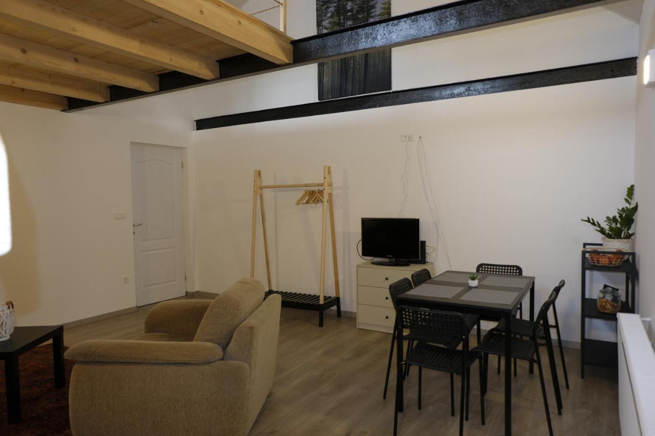Kajari Apartmanhaz Balatonfőkajár Bagian luar foto