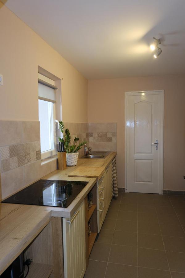 Kajari Apartmanhaz Balatonfőkajár Bagian luar foto